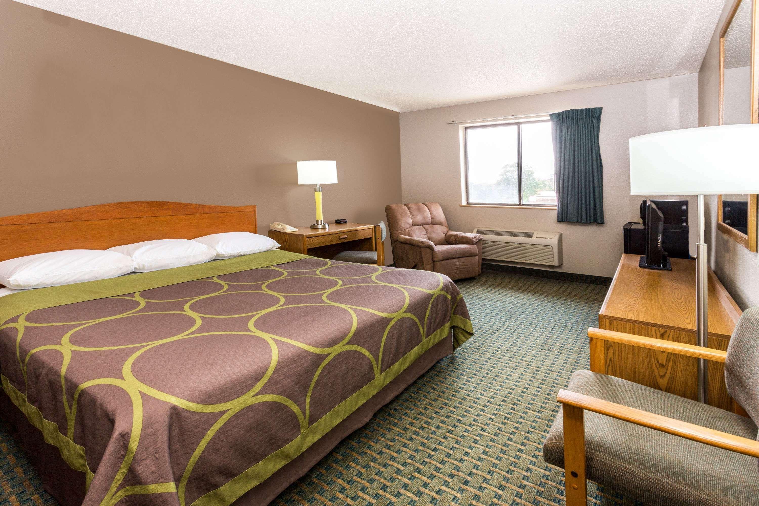 Super 8 By Wyndham St. Charles Ξενοδοχείο Saint Charles Εξωτερικό φωτογραφία